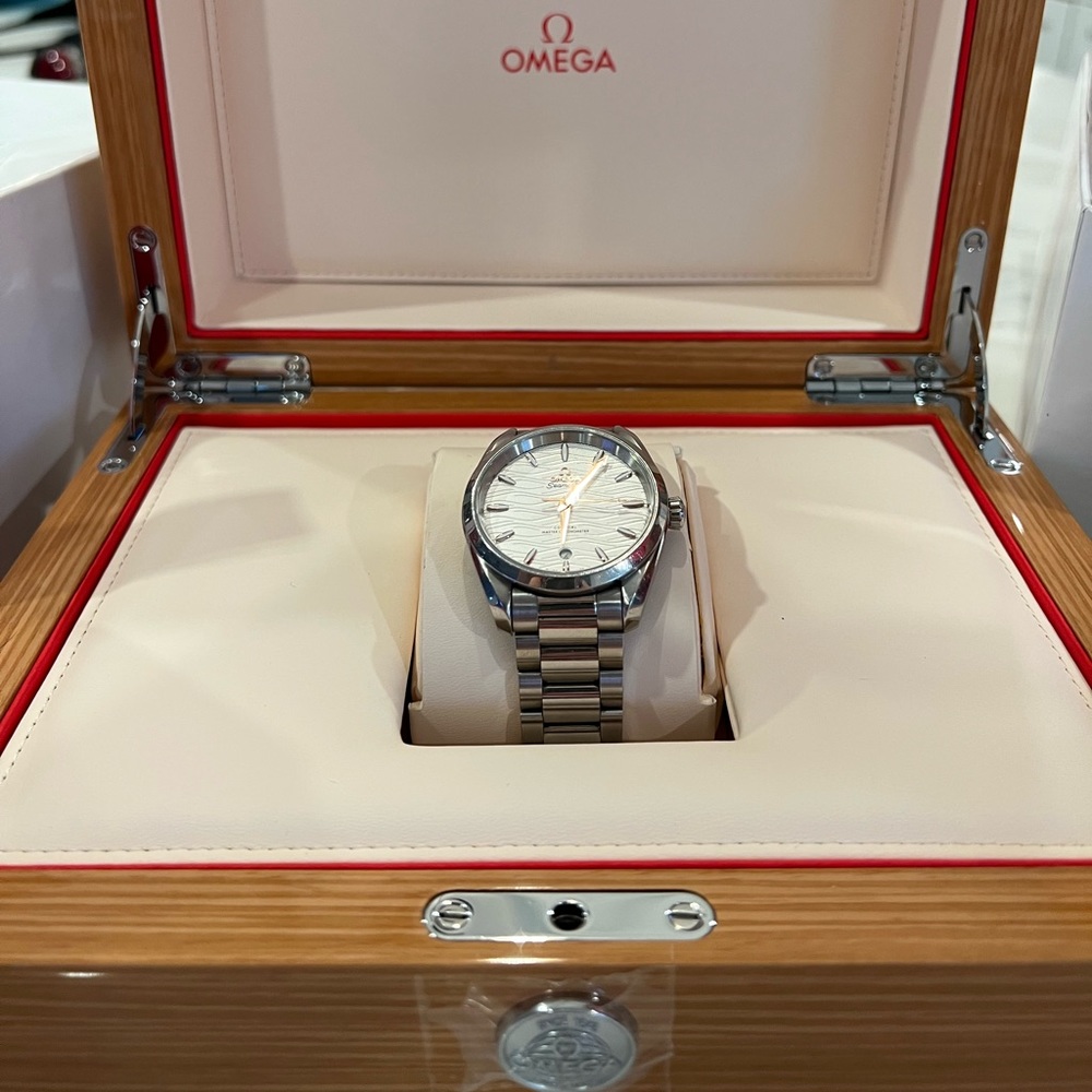 AQUA TERRA 150M
CO‑AXIAL MASTER CHRONOMETER LADIES' 38 MM